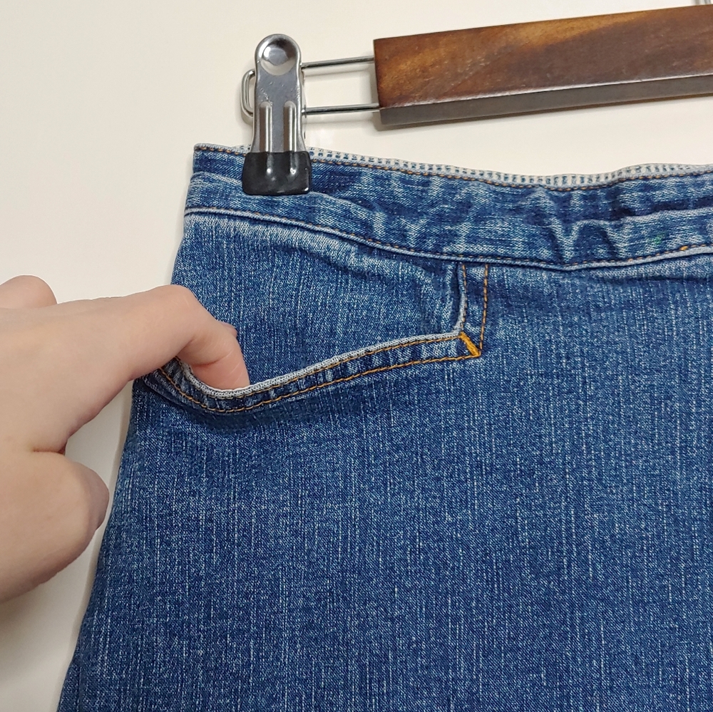 Tommy Hilfiger Women's Medium Wash Blue Jean A Line Mini Skirt Size Small - Picture 4 of 15